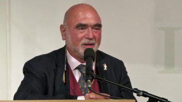 3_2022-Litpreis_Begruessung-Dr.David_